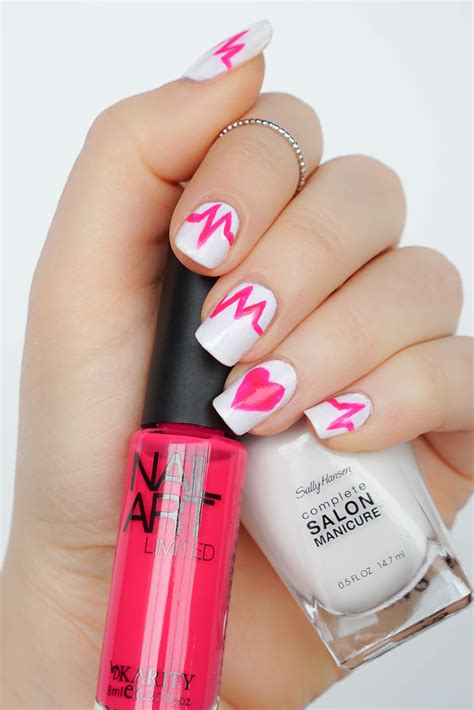 nail art valentine's day 12