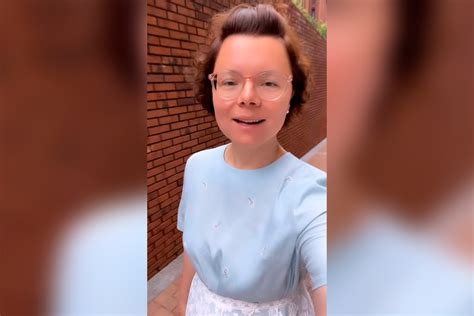Жена Евгения Петросяна снялась в кружевном бюстгальтере - Газета.Ru ...