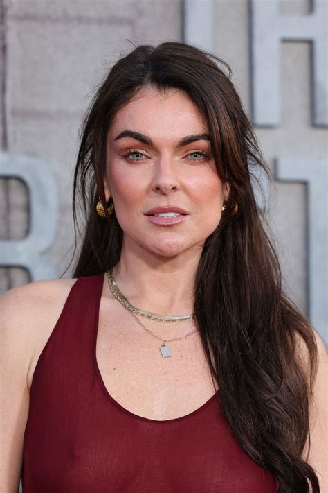 Serinda Swan Proudly Exposing Perfect Tits and Nipples - Celeblr