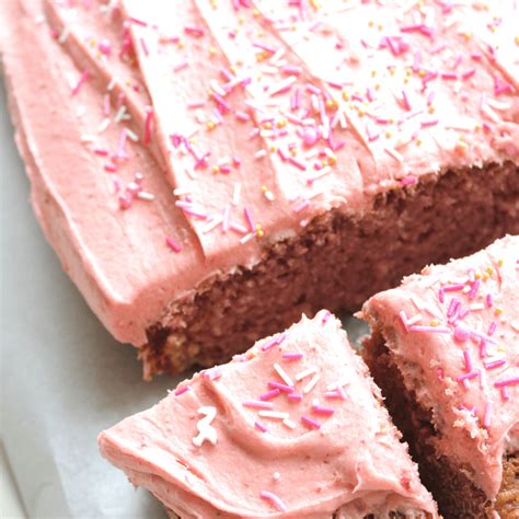 strawberry sheet cake 4