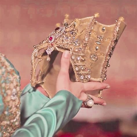 crown of hurrem sultan | Винтаж девушки, Влиятельные женщины ...
