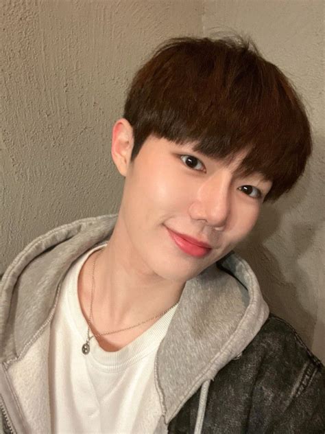 Roshin | Ep album, Twitter update, Boy groups