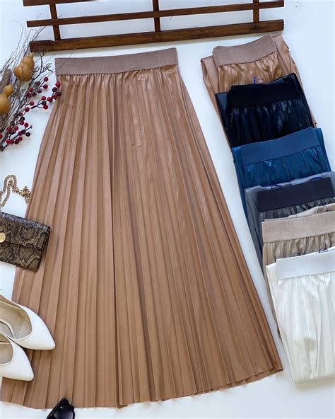 Deri görünümlü piliseli etek camel SLT3057 Modelleri En Uygun Fiyatlarla