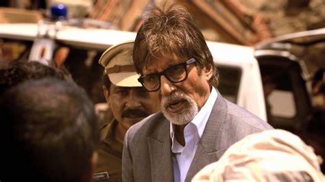 Download Amitabh Bachchan In Yudh Wallpaper | Wallpapers.com