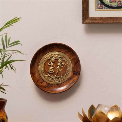 Paramparik Round Small - Artwork Brass on Wood - Indian Vibes