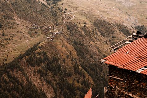 თუშეთში, ოთხ სოფლამდე მისასვლელი გზის გასაკეთებლად ადგილობრივებმა ...