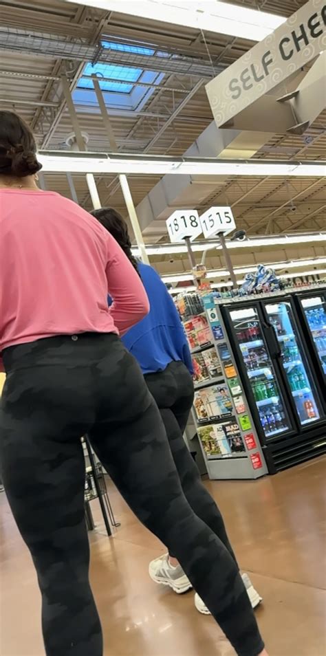 Twin Bubble Butt Sisters Lulu at Grocery Store - Spandex, Leggings