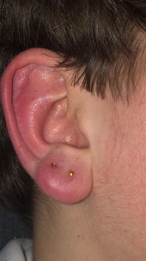 how much is it to get ears pierced at claires