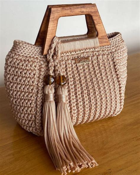 Fotos De Bolsas De Crochê - Bolsa de Crochê Perolada Tamanho M com Alça Trapézio | Fotos de bolsa ...