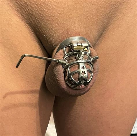 Sissy Wearing Short Chastity Cage With Scary Sharp Screws - 16 Pics ...