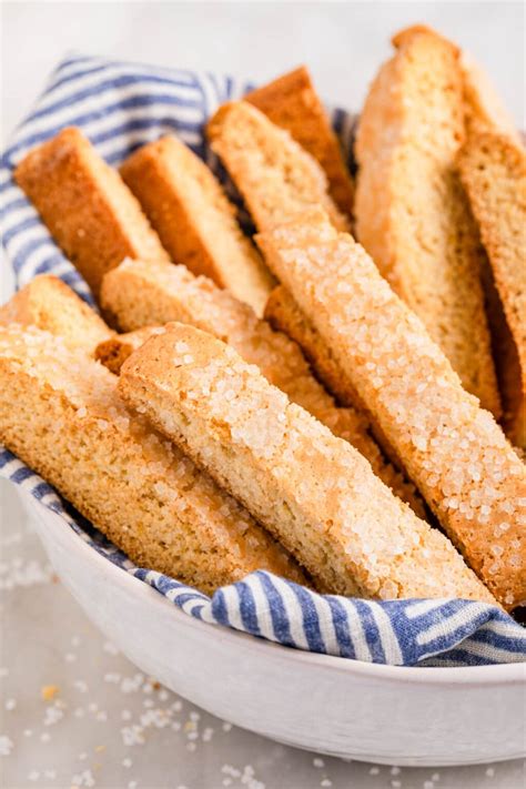 Classic Biscotti Cookies Recipe - Dinner, then Dessert