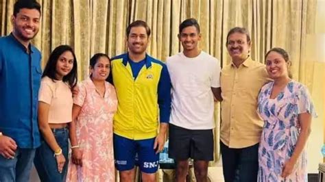 ipl  csk ms dhoni meets matheesha pathirana family  chennai ipl