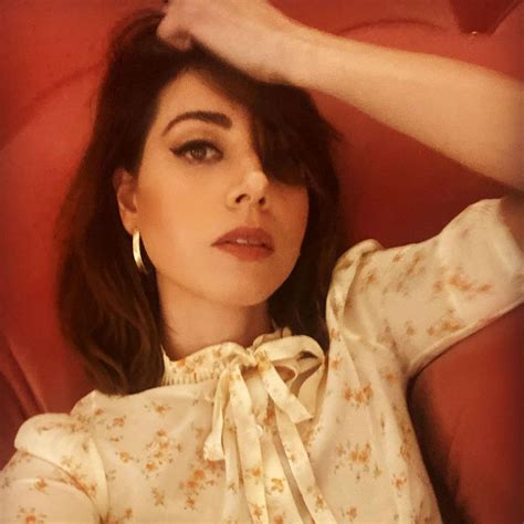Aubrey Plaza's P In An Uproar Image 10