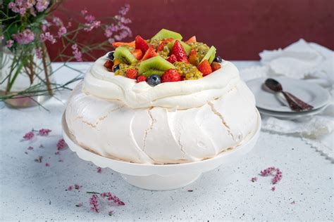 Pavlova: la ricetta originale, ingredienti e procedimento
