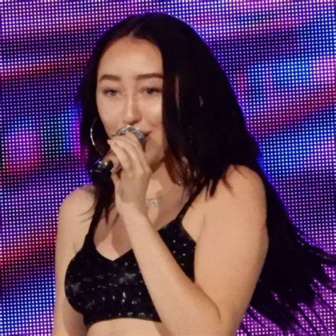 Noah Cyrus - Concert Reviews | LiveRate