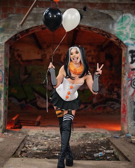 Dessyyc | Oh you know.. just feelin’ like a spoopy clown gurl today 💁‍♀