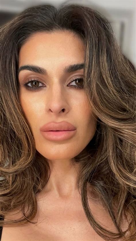 Shawna Craig Instagram | ThePlace-2.com