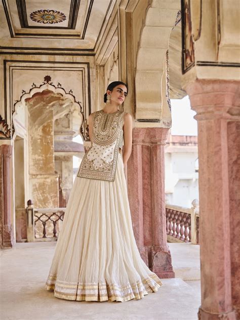 ELLE Exclusive: Anita Dongre's Bridal Couture Collection 2024 'Raahi