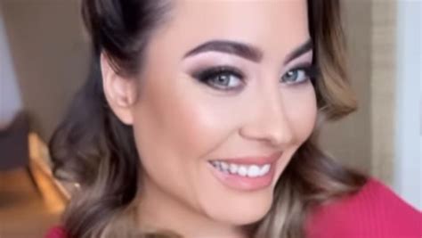 Paola Saulino da impazzire: sui social sfoggia una scollatura bollente ...