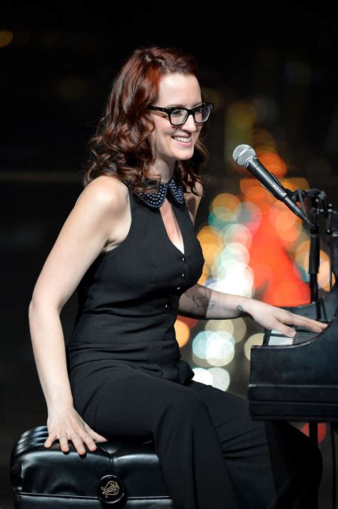 Pictures of Ingrid Michaelson