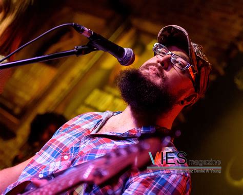 Pictures of Mae Victoria