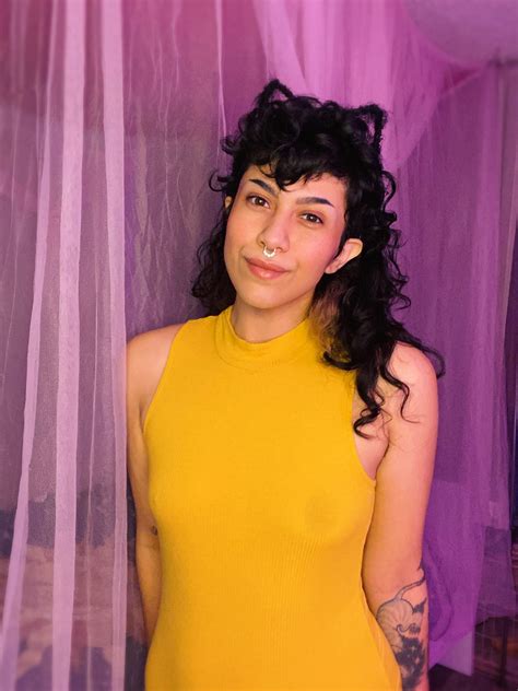 I can be your pretty kitty 😸💕 | Scrolller
