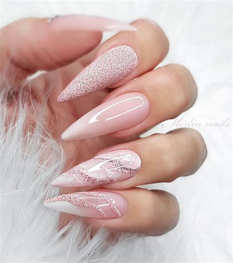 21 Simple Trendy Wedding Nails - Sparkling Boy Ideas