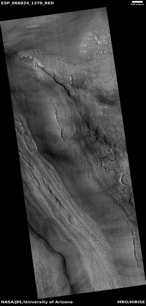 A massive Martian glacier that looks just like a glacier on Earth
