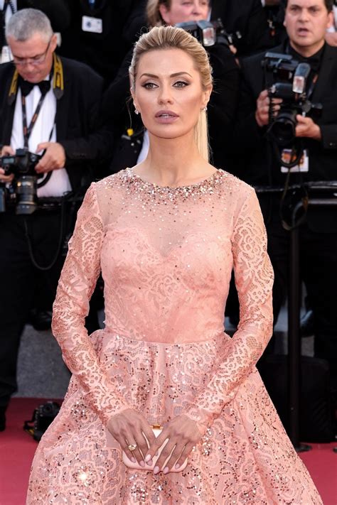 Victoria Bonya – HawtCelebs