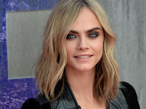 Cara Delevingne’s New Hair Color Is the Coolest Cross Between Platinum ...