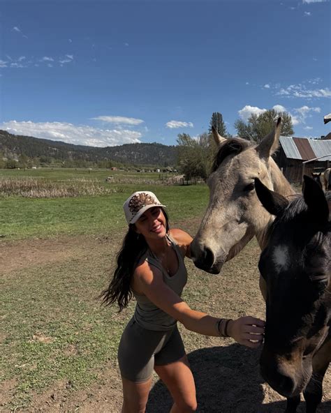 Vanessa Bazán - Vanessa Bazán added a new photo.