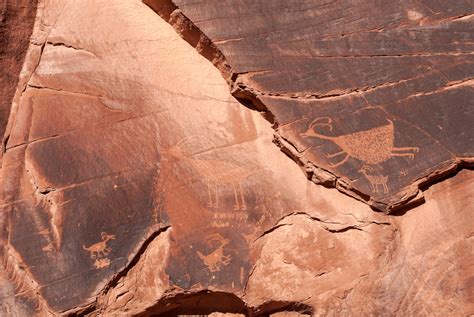 Americana Tour: Petroglyphs and Pictographs