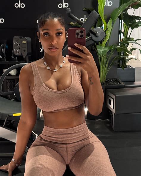 Bernice Burgos | natural glow 😉 @alo | Instagram