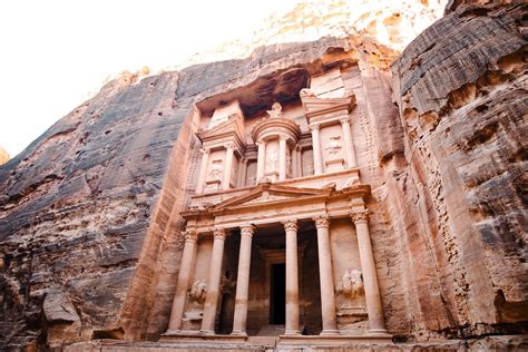 What is inside the lost city of Petra? — Acanela Expeditions