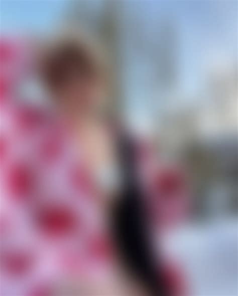 love is for right now, but underboob is forever : r/PeachJars