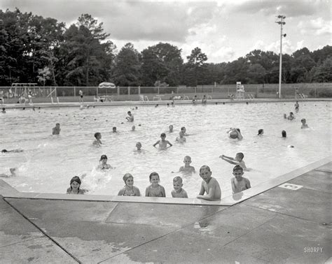 Public Pool: 1960 high-resolution photo | Vintage photos, Pool photos
