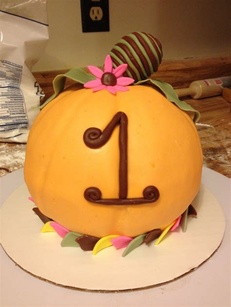 Pumpkin smash cake | Halloween cakes, Pumpkin party, Pumpkin smash