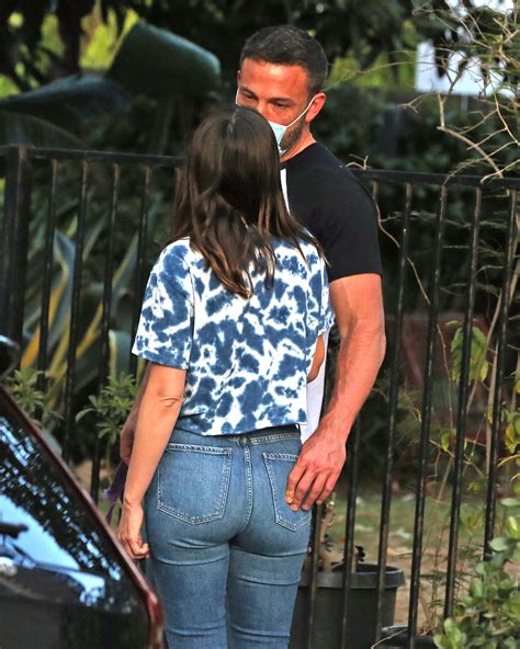 Ben Affleck grabs gorgeous girlfriend Ana de Armas’ butt while walking