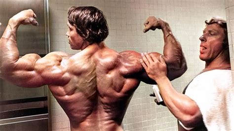 arnold  routine muskulosa man arnold schwarzenegger