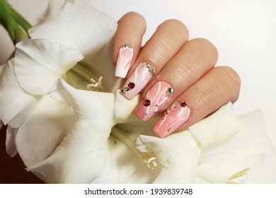 Pink Nail Line Art: Over 587 Royalty-Free Licensable Stock Photos | Shutterstock