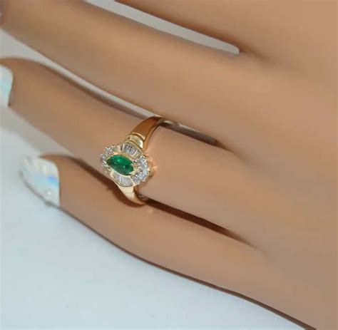 Emerald 14K Gold Ring Marquise Cut - Gem