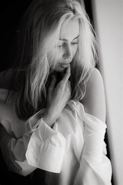 How to Be Feminine: 11 Secrets of All Highly Desired Women | Slism