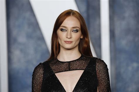 Sophie Turner Denies Buccal Fat Removal Rumors