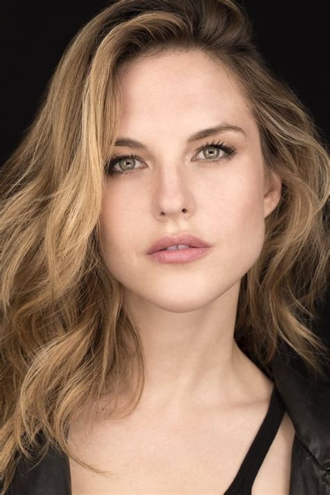 chloe brookss instagram twitter facebook  idcrawl