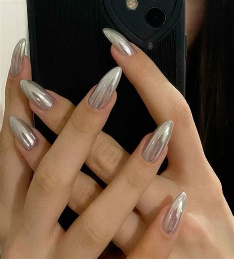Pin by 𝐛𝐞𝐜𝐚𝐮𝐬𝐞𝐨𝐟𝐧𝐲𝐜 on her beauty | Silver nails, Nail designs, Almond ...