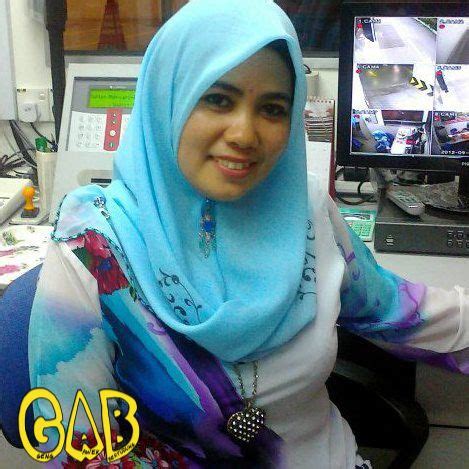 Geng Awek Bertudung: Rohani janda montok