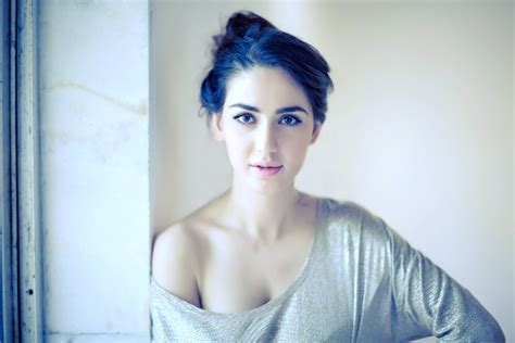 farah karimaee fashion folio