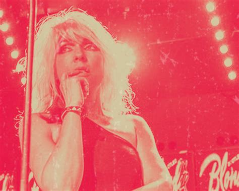 Download Blondie Debbie Harry Red Aesthetic Photo Wallpaper