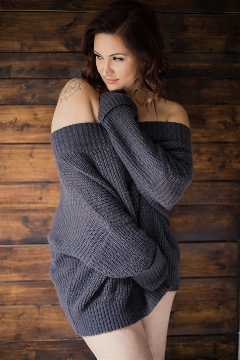 Cute Morning Boudoir Session | Niagara | Afterglow