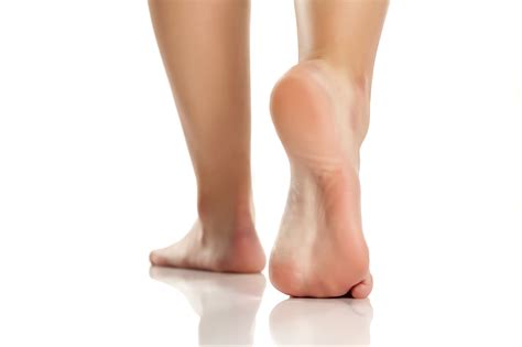 Barefoot running – pros and cons - running.COACH Blog English